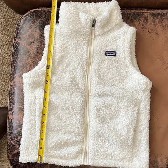 Patagonia Cream Fleece Vest - Picture 4 of 5